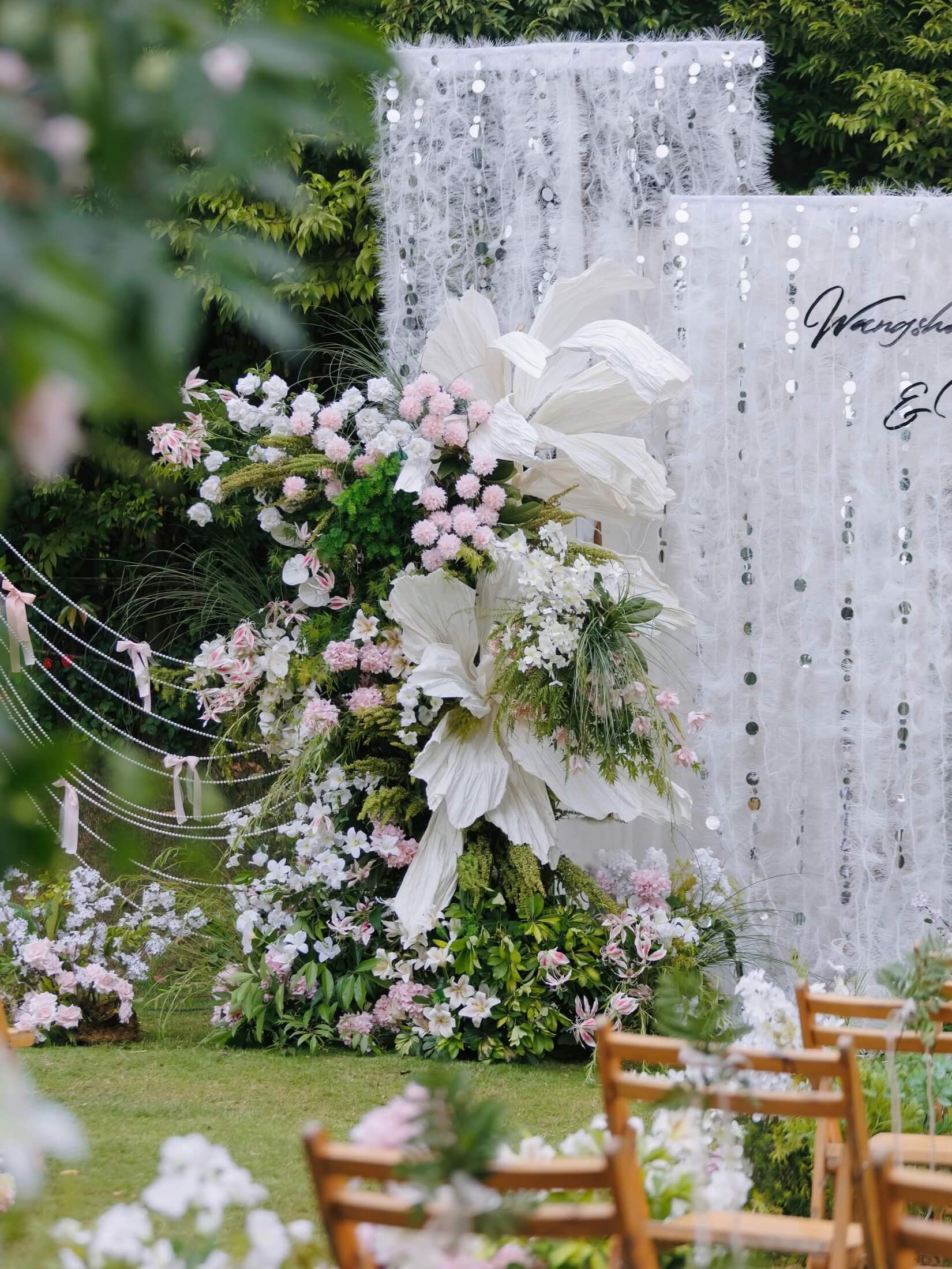 清新户外婚礼布置