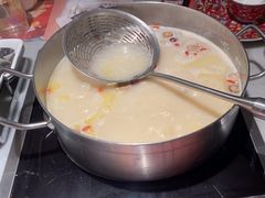 -尚尚仙·酸汤猪手·猪肚鸡火锅(华联万柳购物中心店)