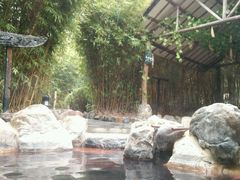 -森波拉火山温泉