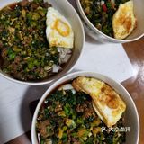 都会选择到米粉店去吃一碗米粉，整个一天也能够元气满满