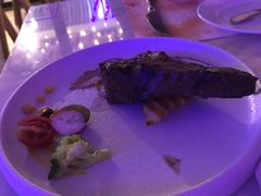 -樱花里音乐餐吧·牛扒椰子鸡(东圃店)