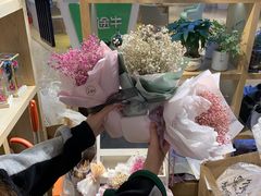 -谷莠子花艺气球派对·绿植造景·花艺沙龙(东海缤纷天地店)