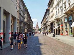 -文艺复兴百货(米兰大教堂广场店)