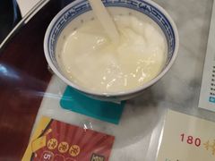 -广信牛奶甜品世家(台东店)