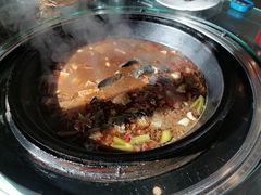 柴锅炖水库鱼-姥家大锅台水库渔家