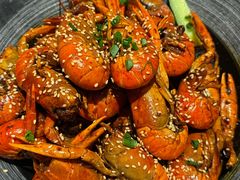 -肥肥虾庄·金牌油焖大虾(汉街SKP店)