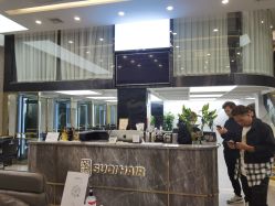 -苏奇发型·烫发染发