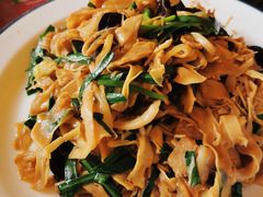 -闯关东东北农家菜(崂山石老人店)