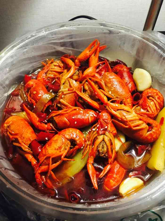 打分 在成都店的外卖…十三香的很好吃…田螺也很赞…甚至想念