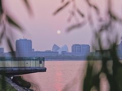 -上海滴水湖皇冠假日酒店