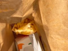-麦当劳(上海虹桥站30B检票口楼上)