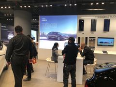 -TESLA 特斯拉(上海太古汇体验店)