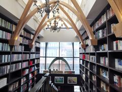 -钟书阁(松江泰晤士小镇店)