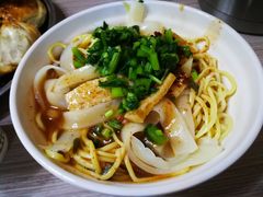 黄面凉皮-恺撒烤包子