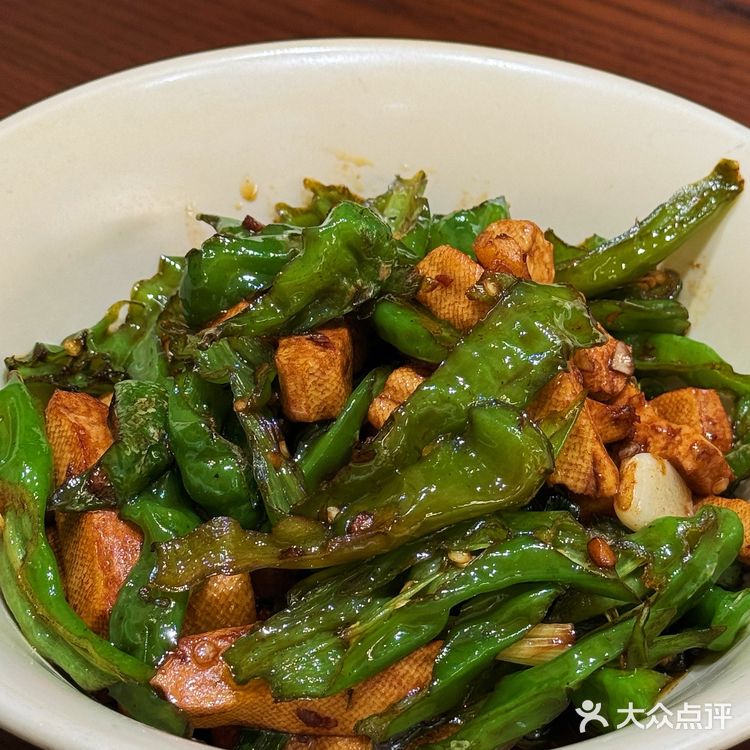 这家的腊味锅巴饭真的🈶被香到！