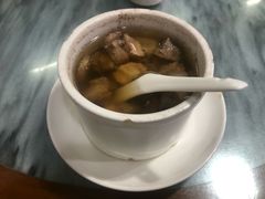 无花果枇杷炖猪肺-河记肠粉美食