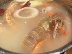 -领鲜活海鲜榴莲自助火锅(东门店)