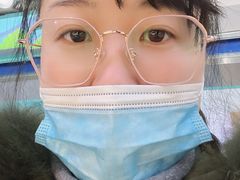 -LOOK眼镜·蔡司依视路配镜(宝山万达店)