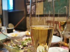 -临界音乐酒馆·小龙虾·江湖菜(华熙LIVE·鱼洞店)