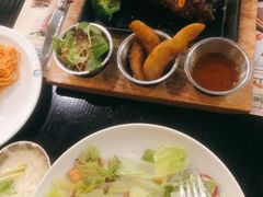-伯顿西餐厅(厚街香榭丽店)