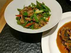 -鱼鲜饭香·招牌汽锅剁椒鱼头王