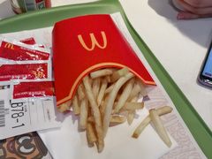 -麦当劳(汉口火车站候车室店)