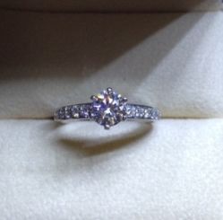 -威德钻石-克拉钻大本营(南京东路店)