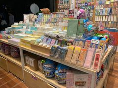 -猫的天空之城概念书店(杭州南宋御街店)