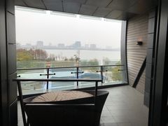 -上海滴水湖皇冠假日酒店