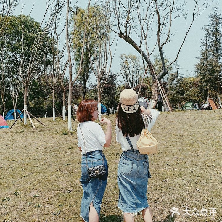 交通也很方便 好停车 还有专门的儿童玩乐区