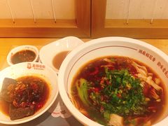 -呷佬·长沙手工米粉(金沙江路店)