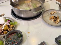 -喃喃椰·糟粕醋·椰子鸡火锅(七堡花园店)