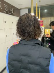-镁连社·美联社