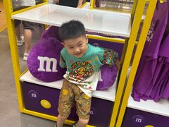 -m豆巧克力世界(上海世茂广场店)