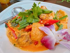 -Chom Cafe and Restaurant