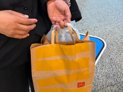 -麦当劳(上海虹桥站30B检票口楼上)
