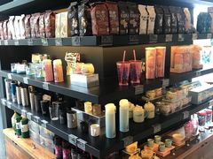 零售区-星巴克臻选(上海长风大悦城店)