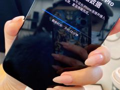 -Apple零售店(华贸购物中心店)