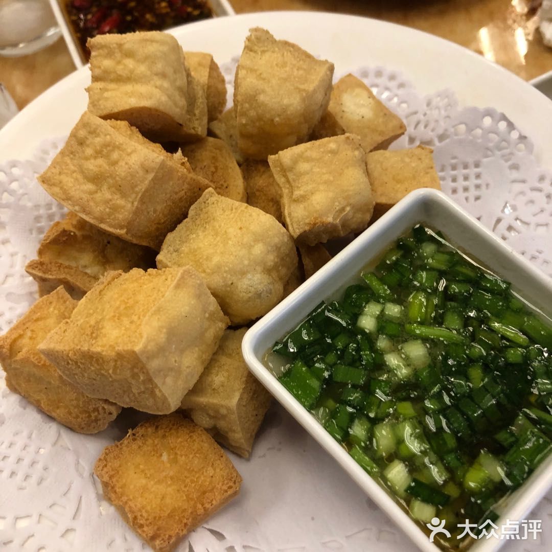 典型的苍蝇小馆，环境普通，菜品味道超棒