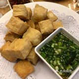典型的苍蝇小馆，环境普通，菜品味道超棒