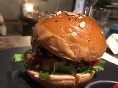 -HIGH FIVE哈福手工汉堡(桂林路店)