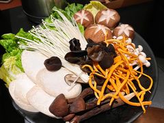 菌菇拼盘-大头椰·椰子鸡火锅(新梦店)