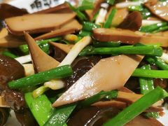 -咱屯子铁锅炖直营店(保利店)