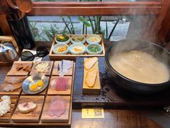 -银米·云南传统过桥米线(双廊黑金冠店)