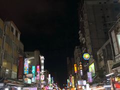 -六合夜市
