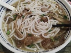 -鑫花溪牛肉米粉(东环大润发店)
