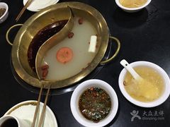 -怡品川宇火锅(宝立方店)