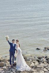 -现代经典婚纱摄影