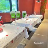 福州这家饭店它竟然用「「中指」」指着我！！