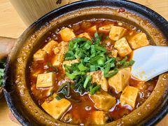 -有红鸡毛店·砂锅菜(抚琴夜市店)